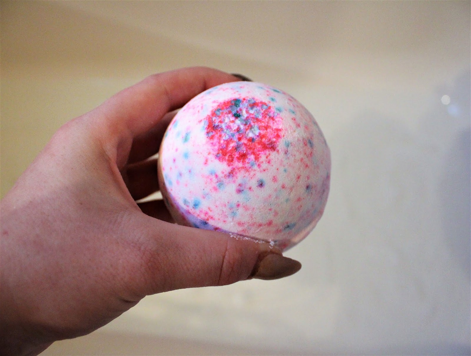 Megan Elizabeth LUSH Sakura Bath Bomb Review