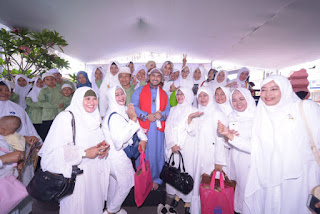 Majelis Ta'lim Baitul Ilmi Hj Fifi Sofiah Efendi Majelis Ta'lim Baitul Ilmi Hj Fifi Sofiah Efendi