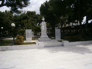 μνημείο πεσόντων στο Μαρούσι
