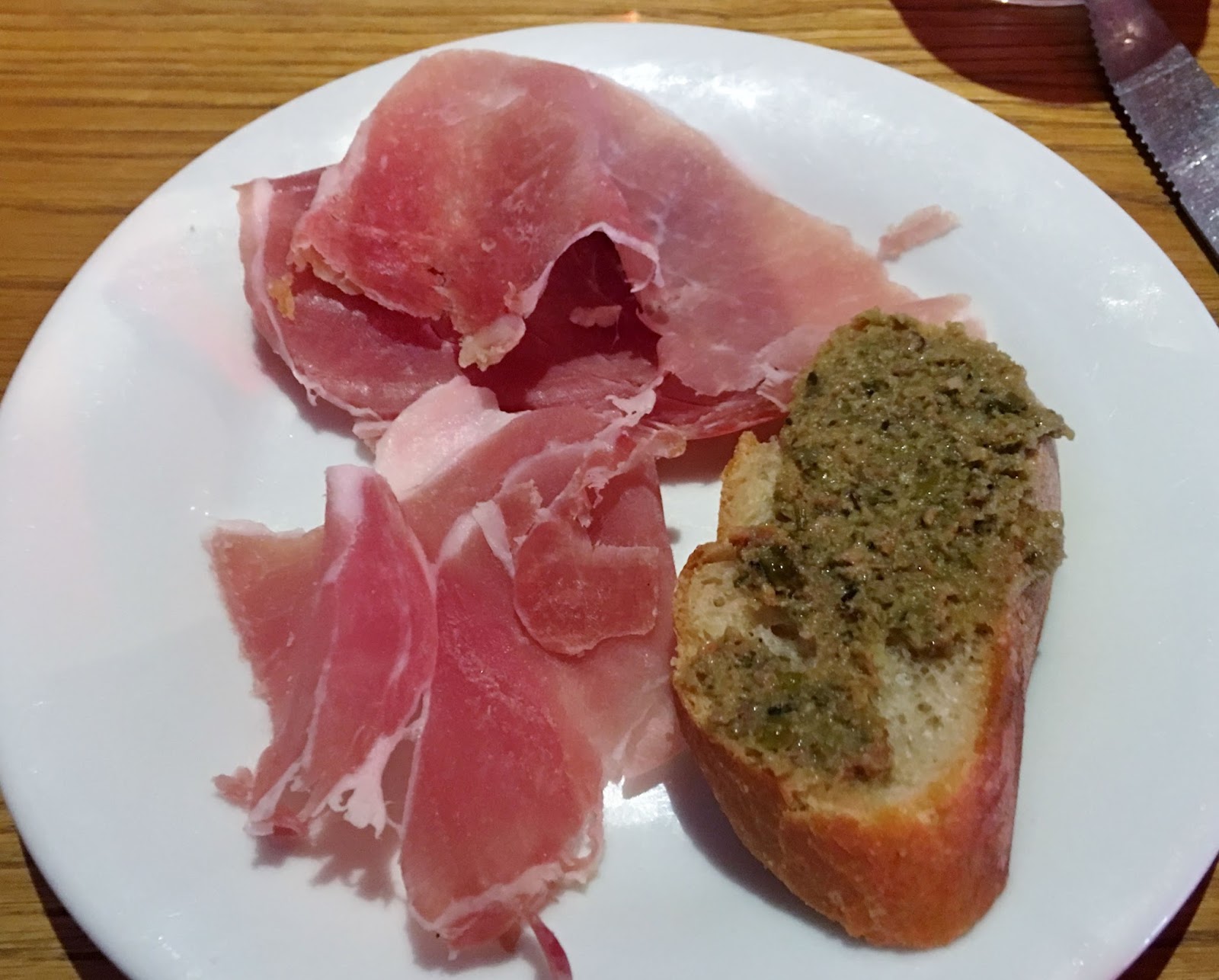 O VIEUX TONNEAUX, PEYRIAC-DE-MER: RESTAURANT REVIEW