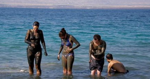 16 Arti mimpi mandi di laut togel