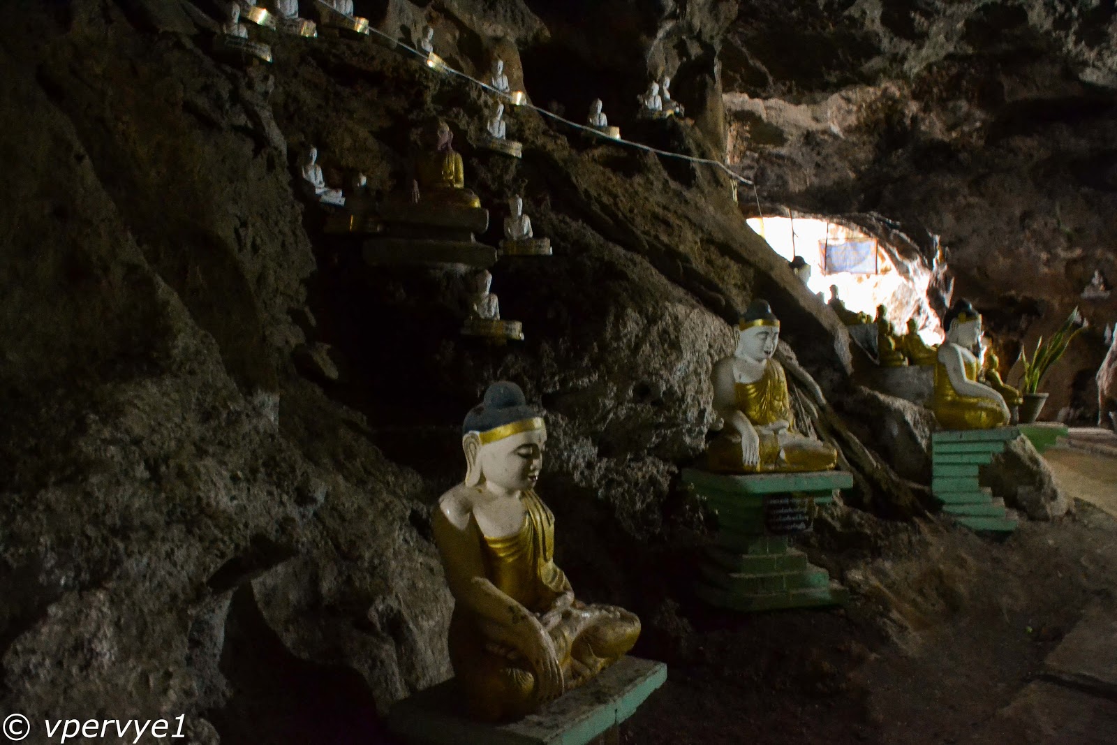 Если на минутку оставить туристку одну в буддийском монастыре, Если на минутку оставить туристку одну в буддийском монастыре,