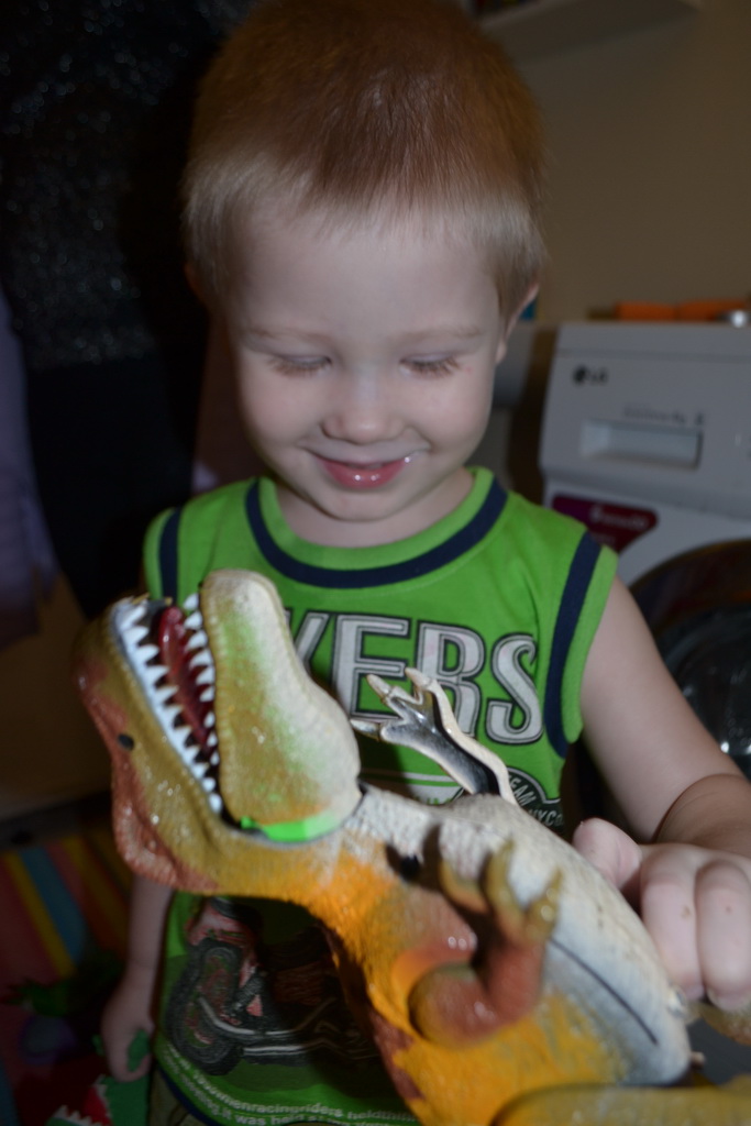 Сказочные динозаврики. Динозавр ти рекс. Злой динозавр. Сказочный динозавр. Динозавры.