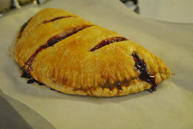 Henrianna : The Leftover Dough Solution: Turnovers