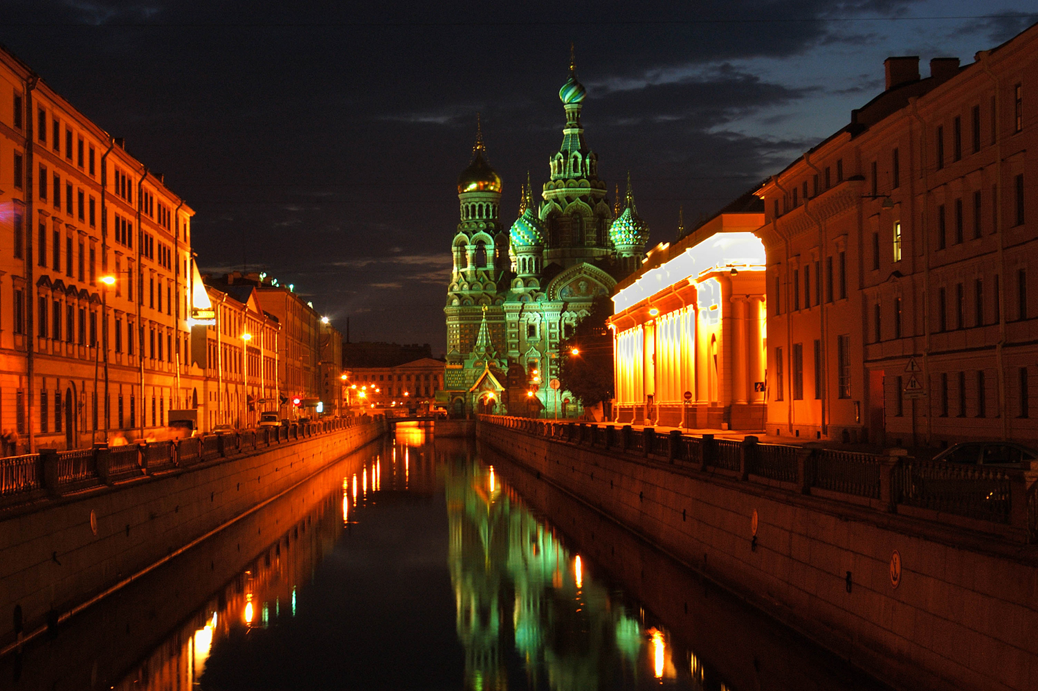 Санкт петербург снят. Россия Сан Петербург. Санкт-Петербург красивые места. Красивый ночной Петербург. Питер ночью красивые места.