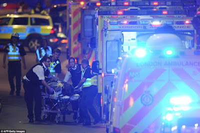 5 terrorists armed with knives kill six and hurt 20 others with a van then went on a stabbing frenzy at nearby bars