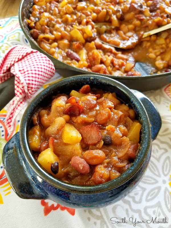 Pineapple & Bacon Baked Beans | A recipe with a Hawaiian twist made with sweet pineapple and smoky bacon or ham! #pineapple #baked #beans #hawaiian #bacon #ham