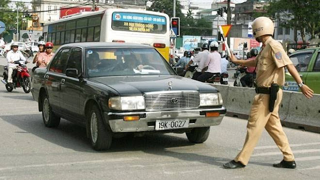 Vi phạm giao thông Vi phạm giao thông