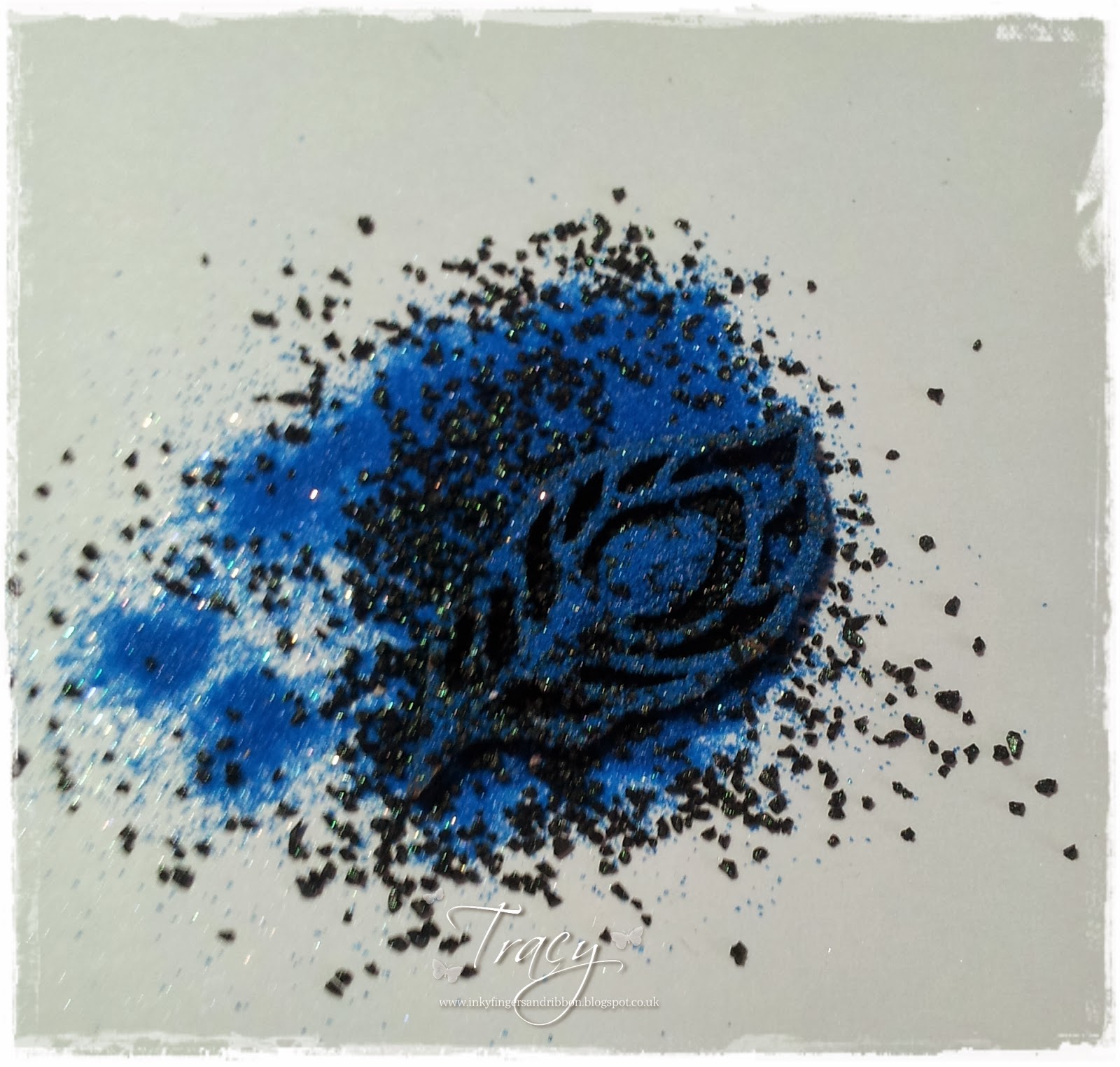 Globecraft & Piccolo BLOG Mixing embossing powders.