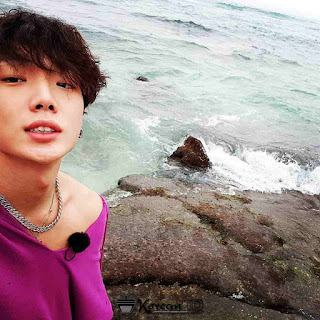 Foto Selfie Bobby iKON dipantai - iKON Bobby Selca Photos Foto Selfie Bobby iKON dipantai - iKON Bobby Selca Photos