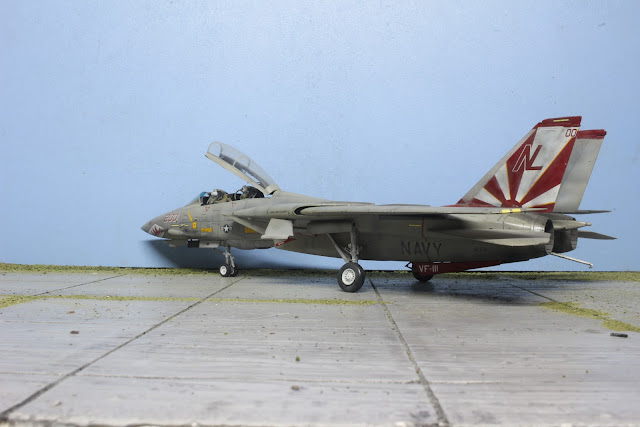 F-14A Tomcat VF111 "Sundowners"'Hasegawa au 1/48. F-14A Tomcat VF111 "Sundowners"'Hasegawa au 1/48.