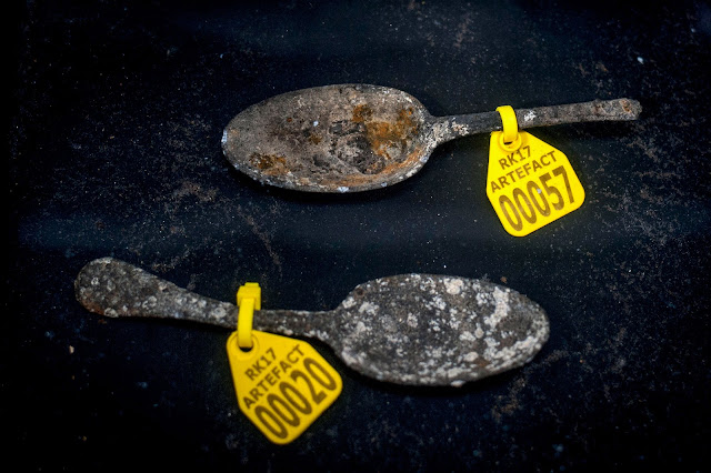 Bones, silver found in 18th-century Dutch wreck off UK Bones, silver found in 18th-century Dutch wreck off UK