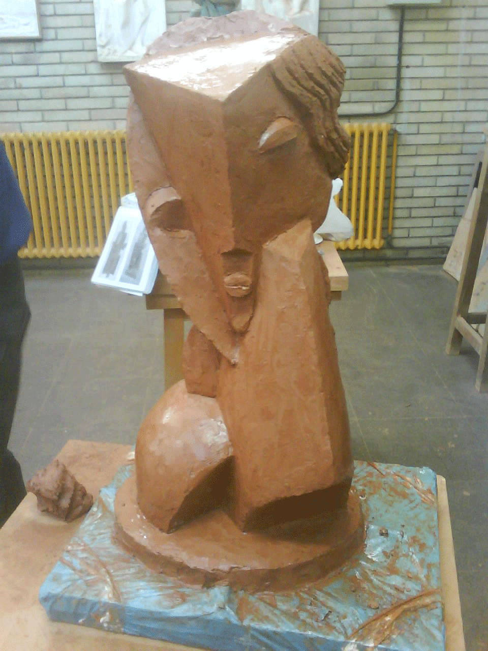 ruben corrales: Escultura abtracta figurativa en barro.(copia de Henry