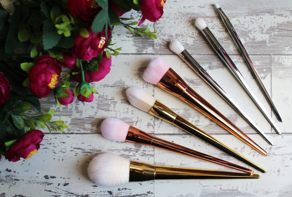 Ebay's Bold Metal Brushes Ebay's Bold Metal Brushes
