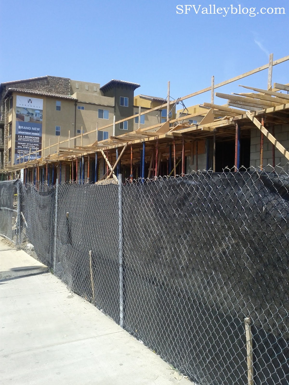 David Ellis Chrysler and Jeep in Canoga Park Renovates Showroom's Front