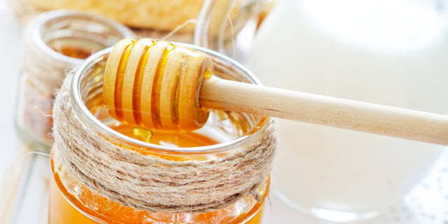 8 Manfaat Luarbiasa Masker Madu 8 Manfaat Luarbiasa Masker Madu