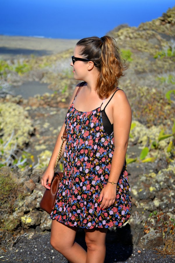 look_outfit_cangrejeras_goma_jelly_shoes_vestido_flores_nudelolablog_04