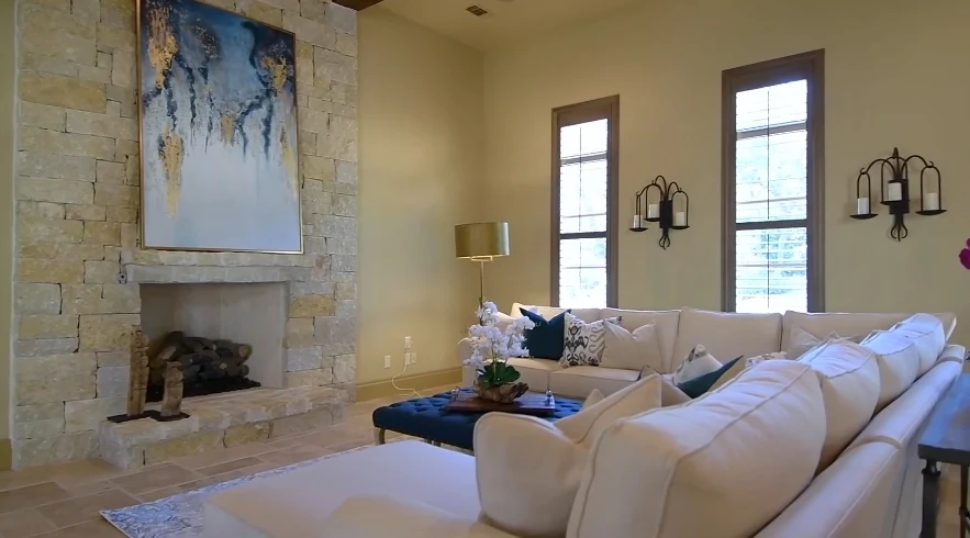 17 Photos vs. 11 Kings View, San Antonio, TX Luxury Home Interior Design Tour