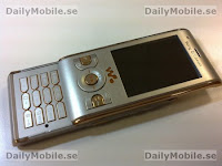 Sony Ericsson W595 spotted in Sandy Gold 1