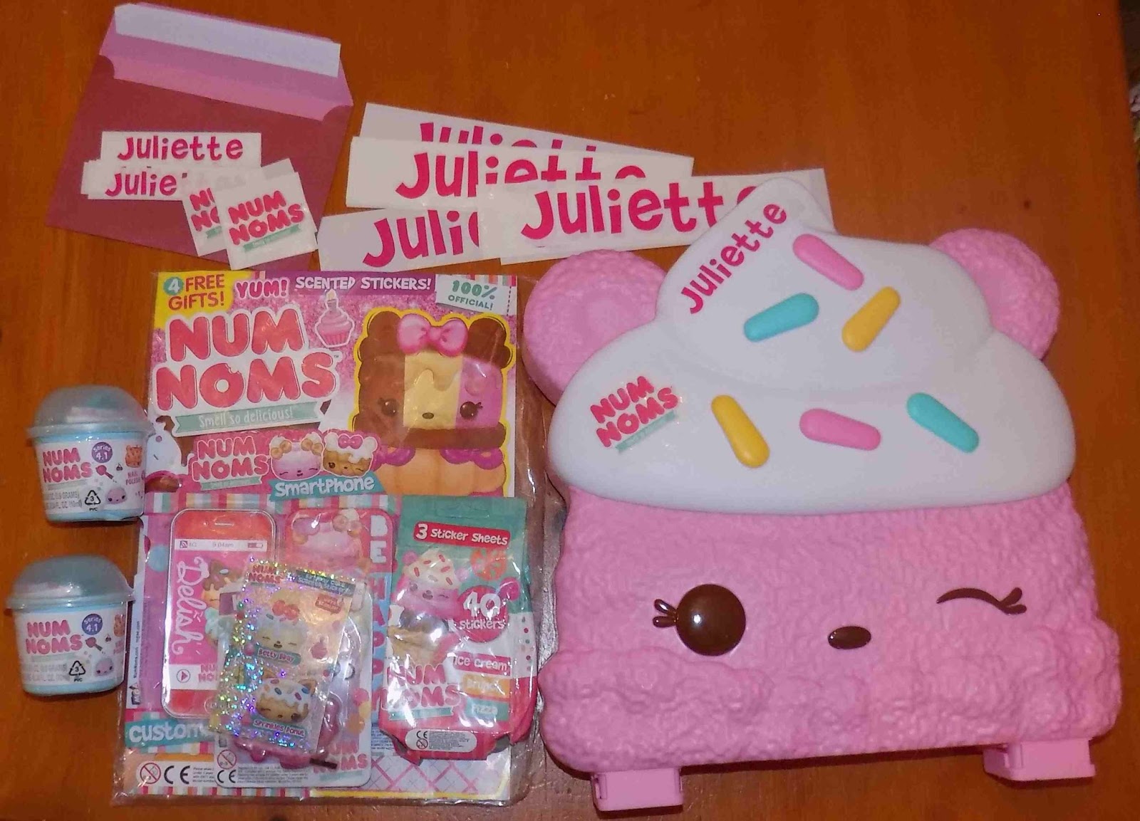 The Brick Castle: Num Noms - a new children's collectible with added smell!  Review and Giveaway