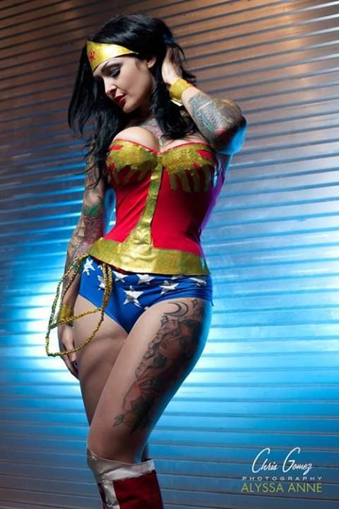 Most Sexiest Wonderwoman Costume Wearing Hot Babes Images Goes Viral