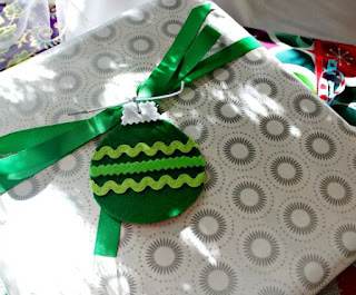 http://www.hisugarplumsblog.com/2015/12/pretty-gift-wrap-ideas.html