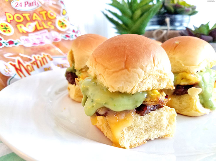 Breakfast made simple and delicious! Try this super amazing Stuffed Slider recipe and make your family (and your tummy) happy! #ReadytoRoll