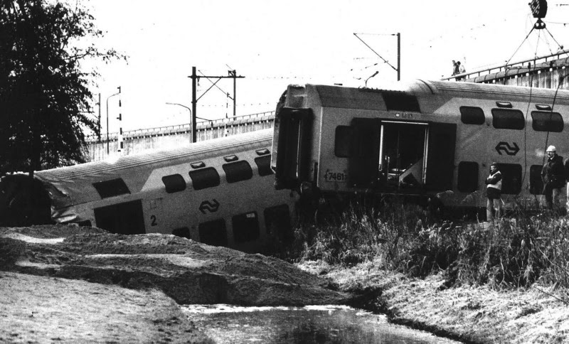 1993+ANP++Zaandam+treinbotsing.jpg