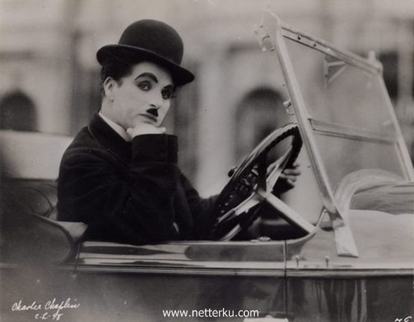 Kata Bijak Charlie Chaplin Seorang Komedian Terkenal | NETTERKU
