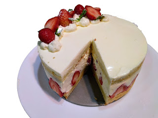 草莓優格慕斯蛋糕Strawberry Yogurt Mousse