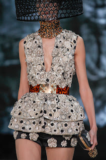Carrie's Design Musings: McQueen Bee