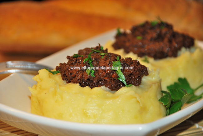 Nidos de patata con morcilla matachana Nidos de patata con morcilla matachana