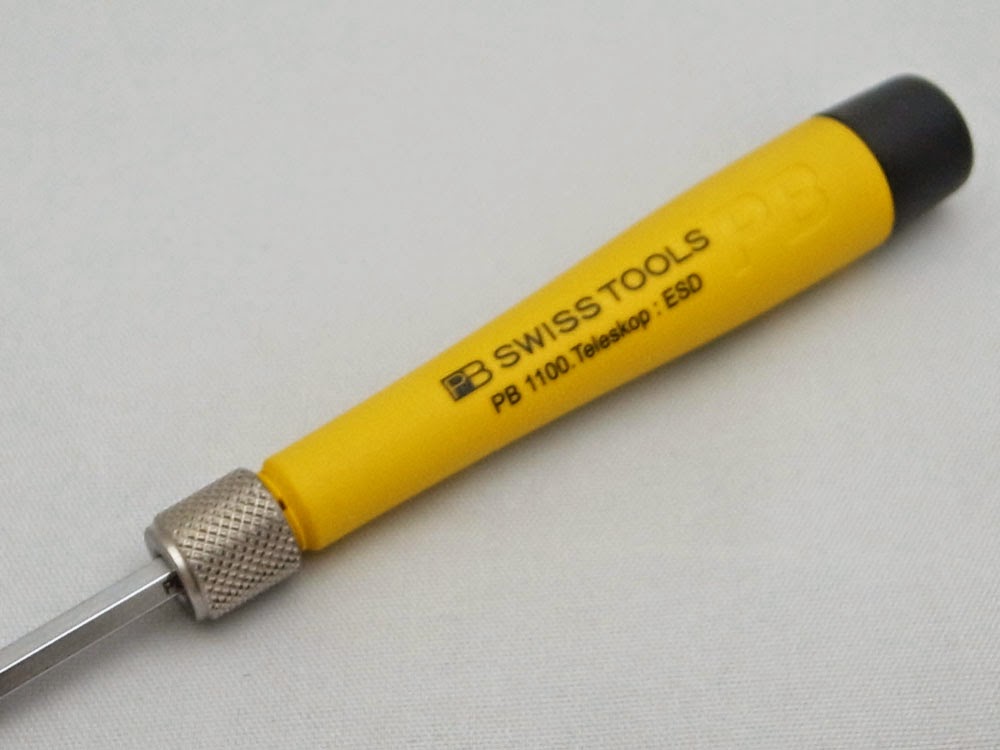 PB1100.ESD差替ブレード用ESDグリップの
黄色いカラーは好き嫌いが分かれそうなカラーですね。 PB1100.ESD差替ブレード用ESDグリップの黄色いカラーは好き嫌いが分かれそうなカラーですね。