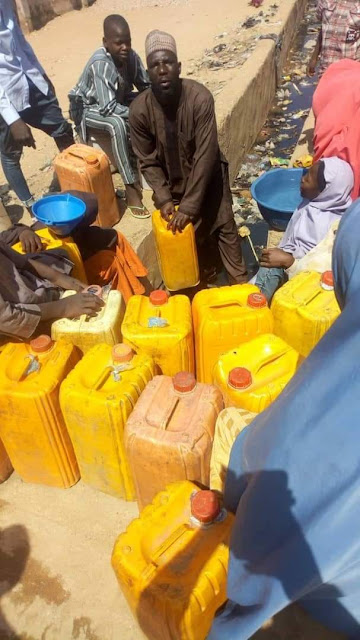 See where residents of Anguwar Bakaro, Bauchi reportedly fetch drinking water