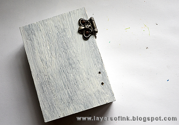 Layers of ink - Hidden Book Box Tutorial by Anna-Karin with Tim Holtz idea-ology vignette box.