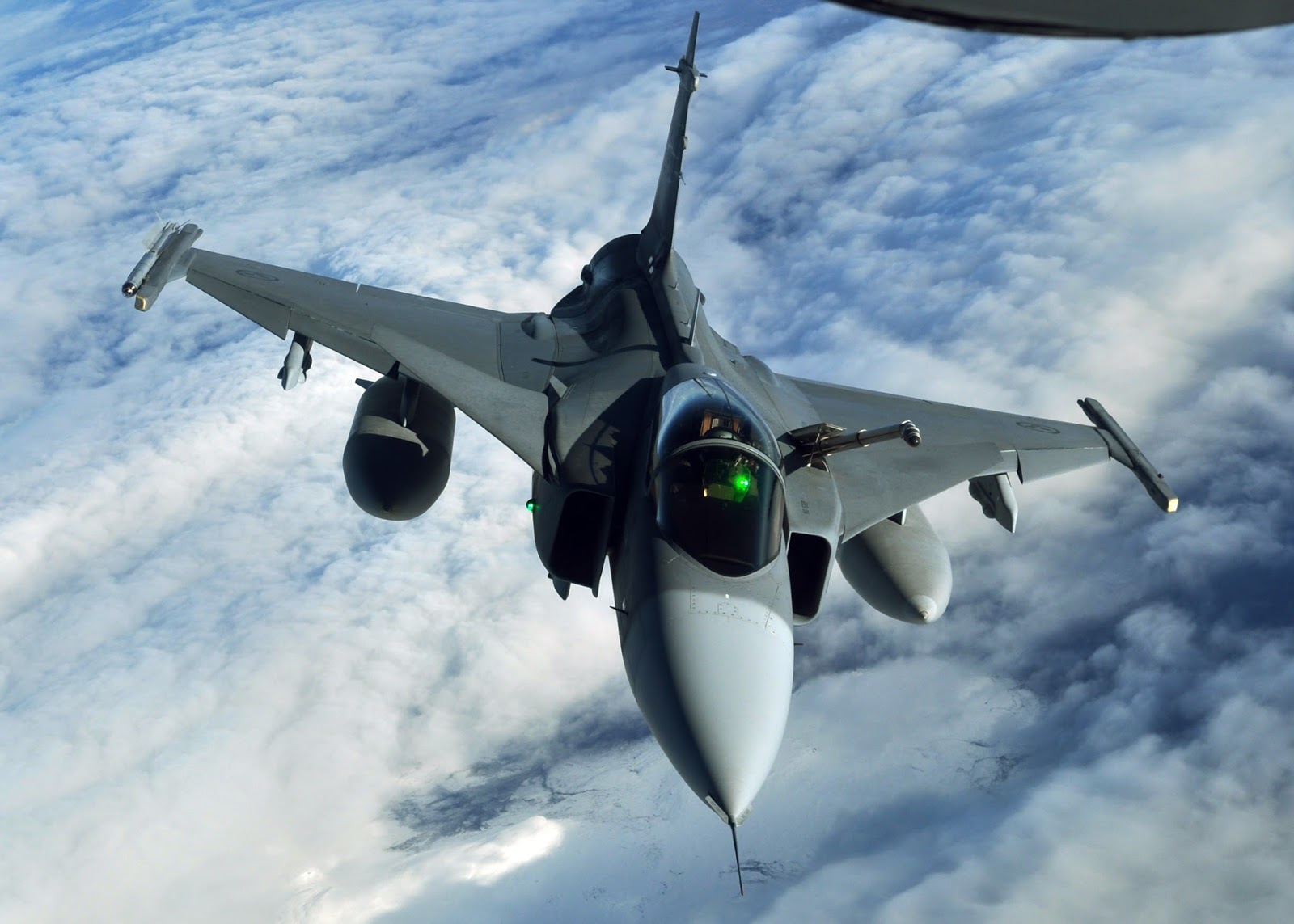 DEFENSE STUDIES: Saab Targets Gripen at Philippines