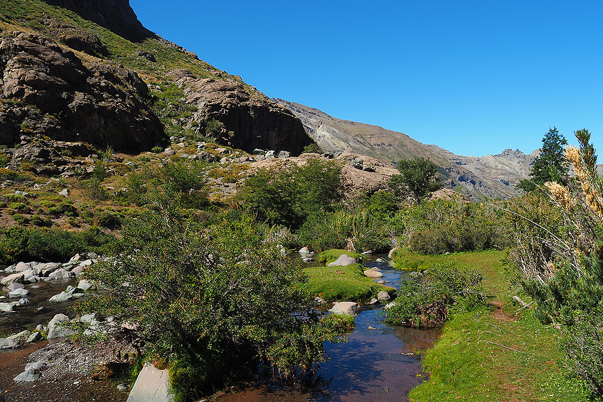 Montañas y algo más... Conociendo las Lagunas Cuellar y el Cajón del