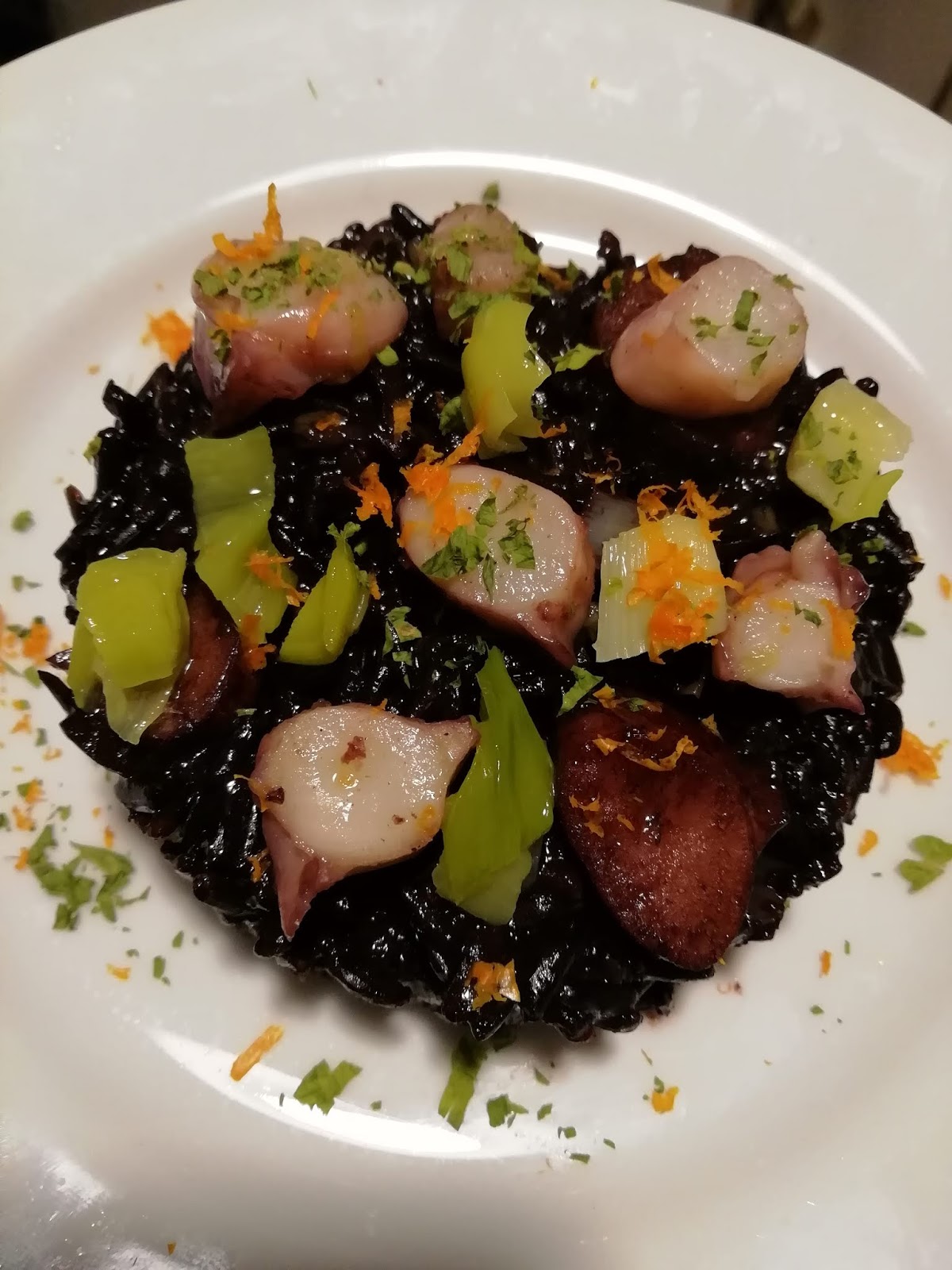 SenzaPanna Riso nero Artemide polpo e porro. La ricetta del lunedì.