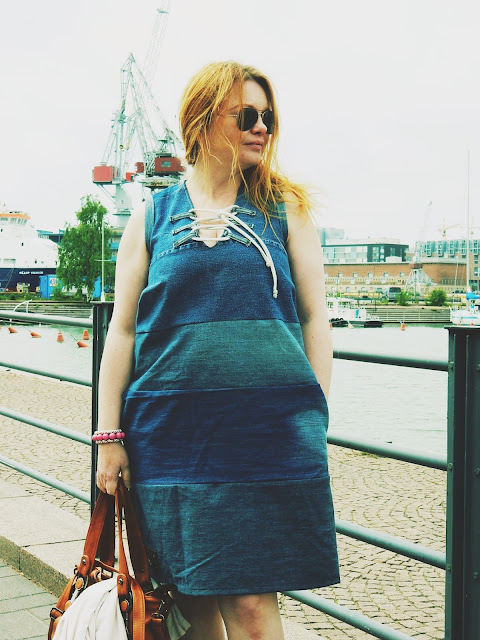 Mekko farkuista - Kävelyllä Hietalahden telakalla