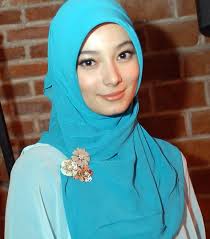 Foto Wajah Asmirandah Berjilbab