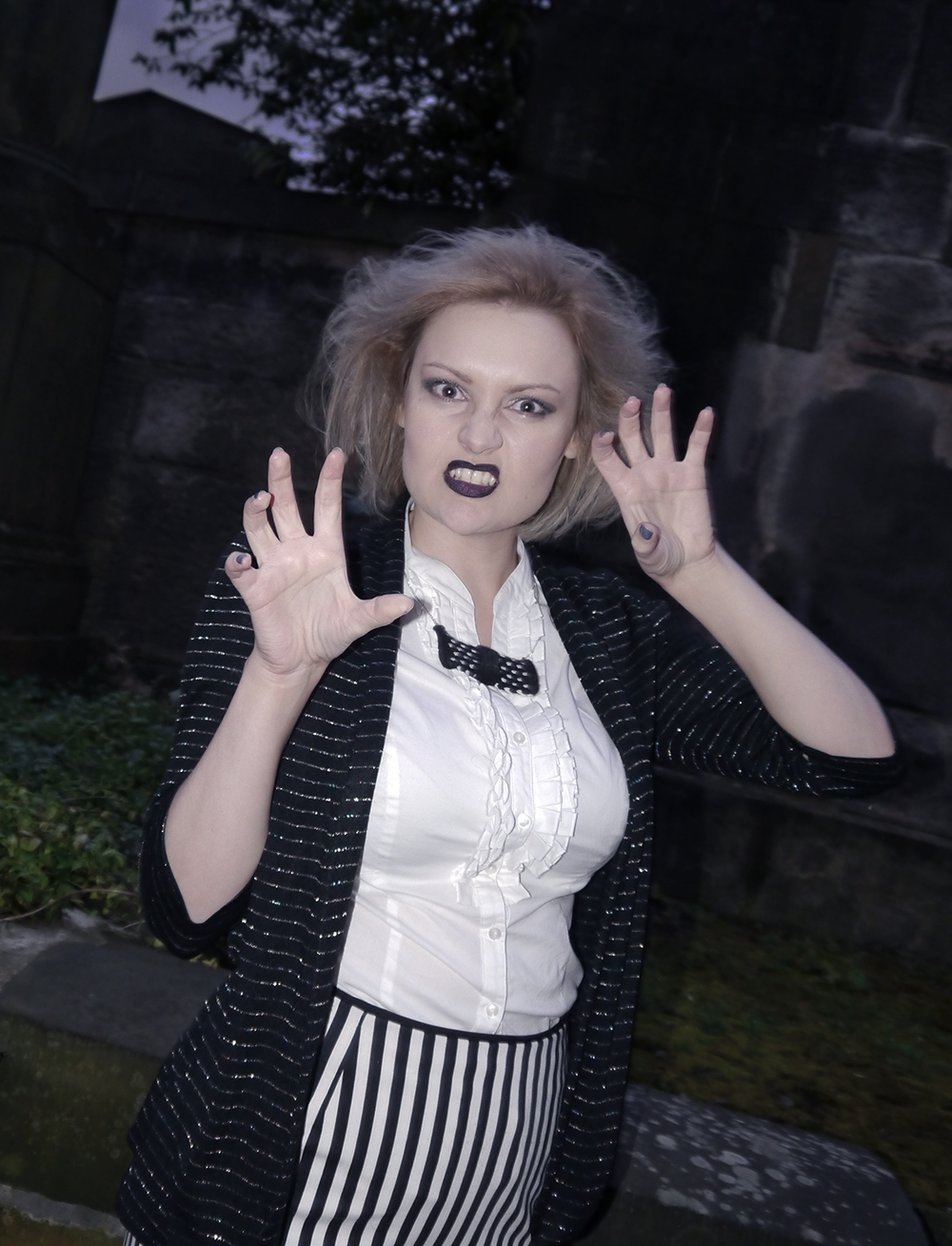Edinburgh ghouls and ghosts! An easy halloween costume wearable halloween outfit, Beetlejuice girl costume, monochrome ghost costume, easy halloween costume, unlikely horror style icon, blogger halloween, St John's cemetery Edinburgh, creepy Edinburgh ghost, monochrome outfit, bowtie necklace, vintage halloween style