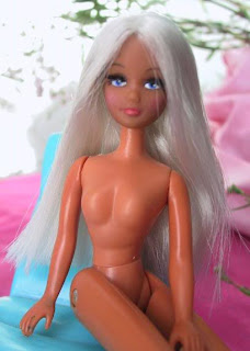 For Laughs! Girls Can Form ooo 1