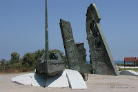 Памятник в Ашдоде в память о евреях, погибших на судах Струма и Мефкура