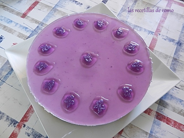 "Tarta de queso y violetas"