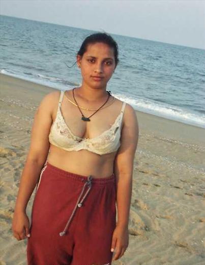 Indian Mother Naked Pussy - Indian Mature Mom Naked Photo Shoot At Beach