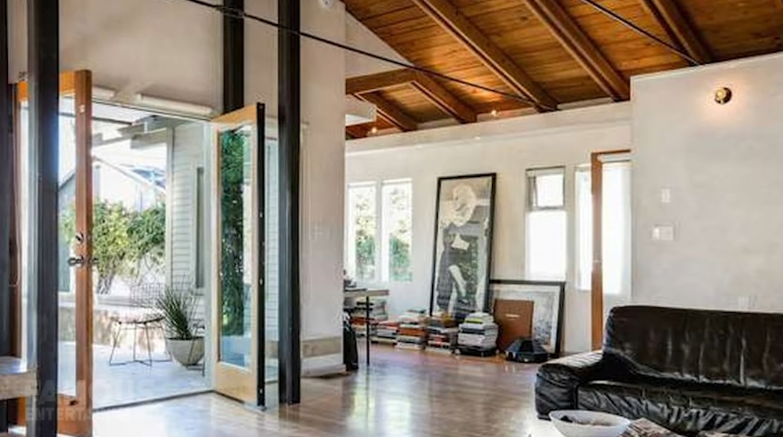 27 Interior Design Photos vs. Margot Robbie's CA Homes In Venice Beach & Hancock Park