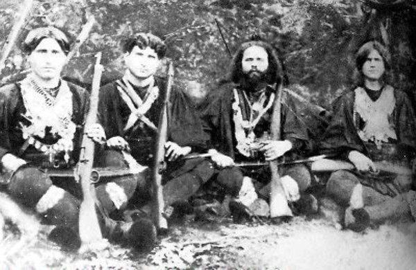 Η Tρικαλινή ιστορία του τραγουδιού «Α.Μάνθος» του Θανάση Παπακωνσταντίνου 2 %25CF%2583%25CF%2585%25CE%25BC%25CE%25BC%25CE%25BF%25CF%2581%25CE%25B9%25CE%25B1%2B%25CE%2593%25CE%25BA%25CE%25B1%25CE%25BD%25CF%2584%25CE%25B1%25CF%2581%25CE%25B1