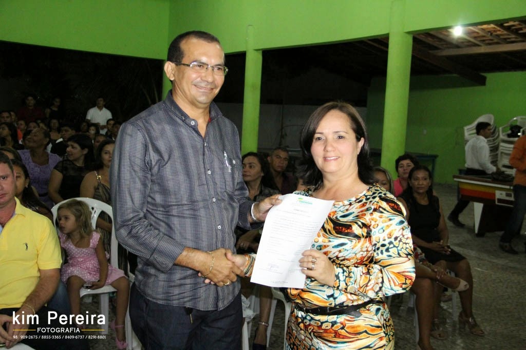 Prefeita Ducilene Belezinha recebe novos servidores aprovados em concurso público