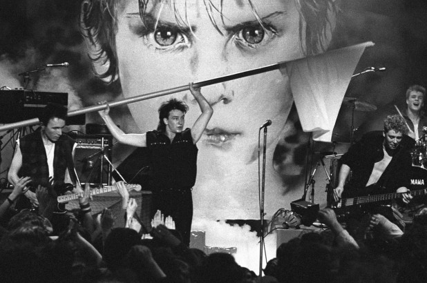 A rebeldia punk rock de Bono foi um grito de espe