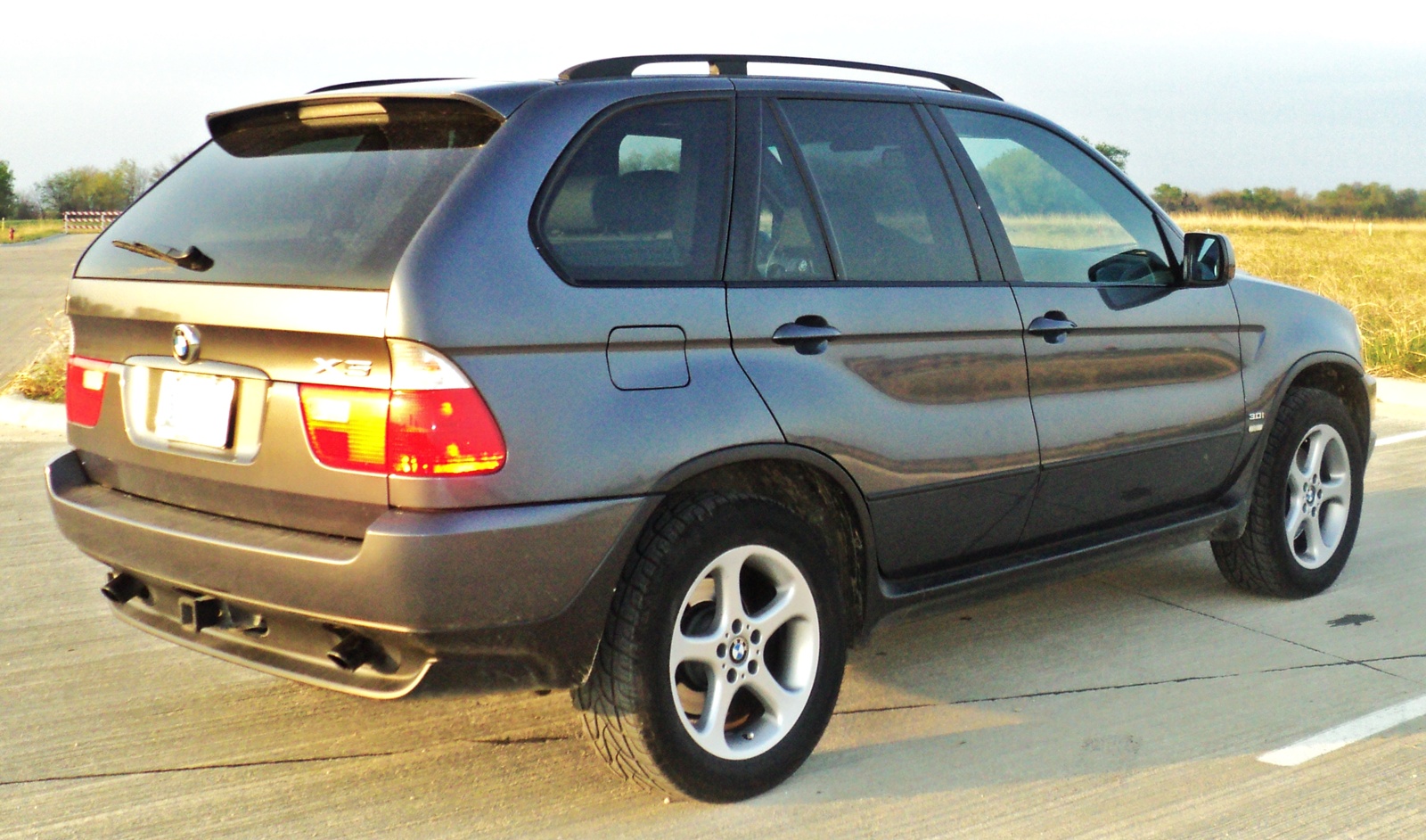 B & C Sales: 2003 BMW X5 3.0i